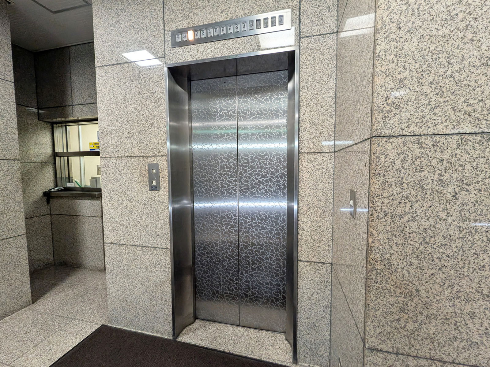 エレベーター(1基)