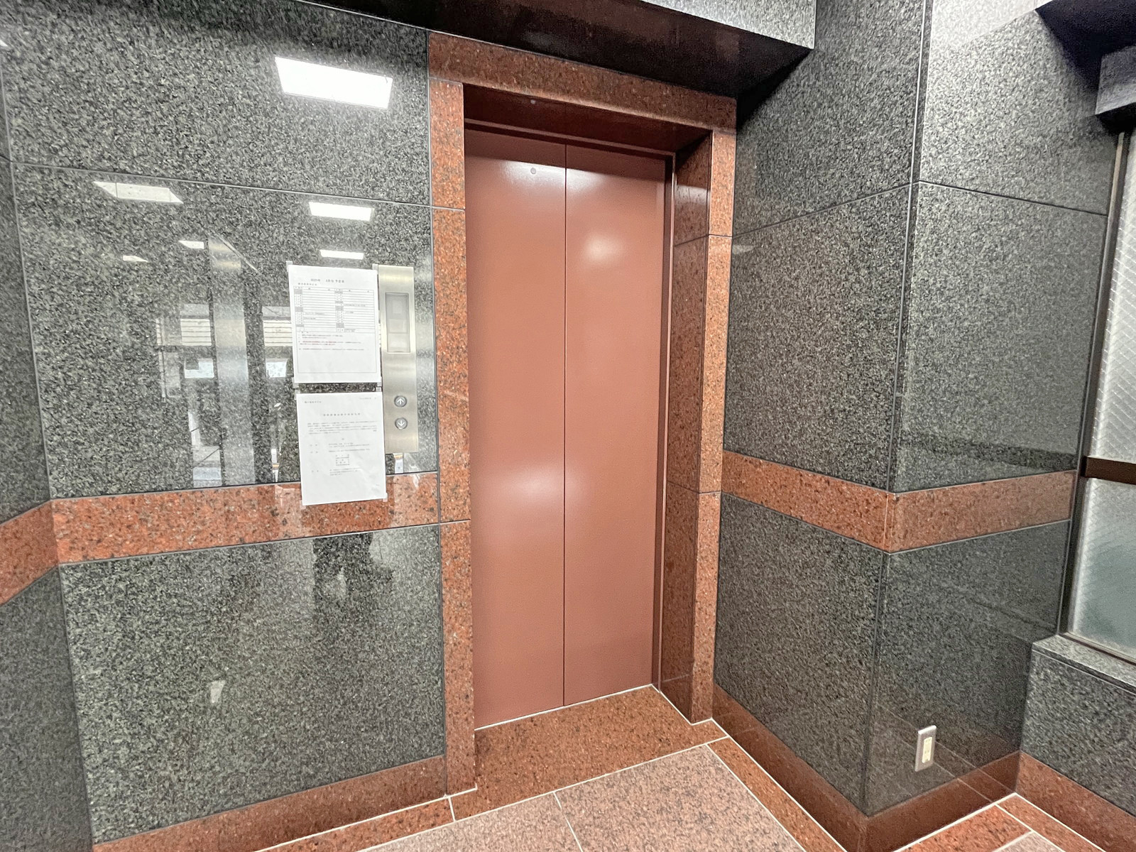 エレベーター(1基)