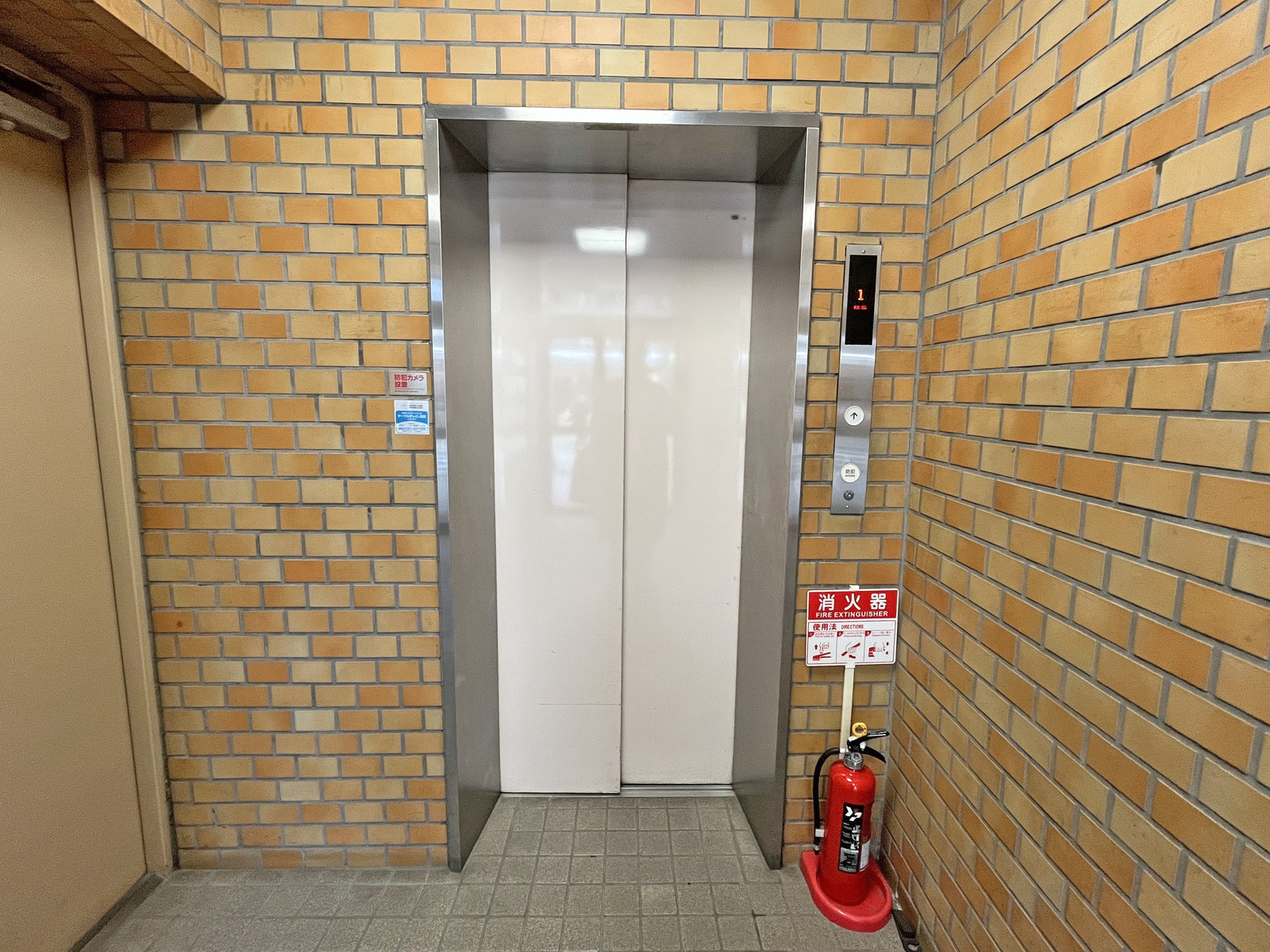 エレベーター(1基)