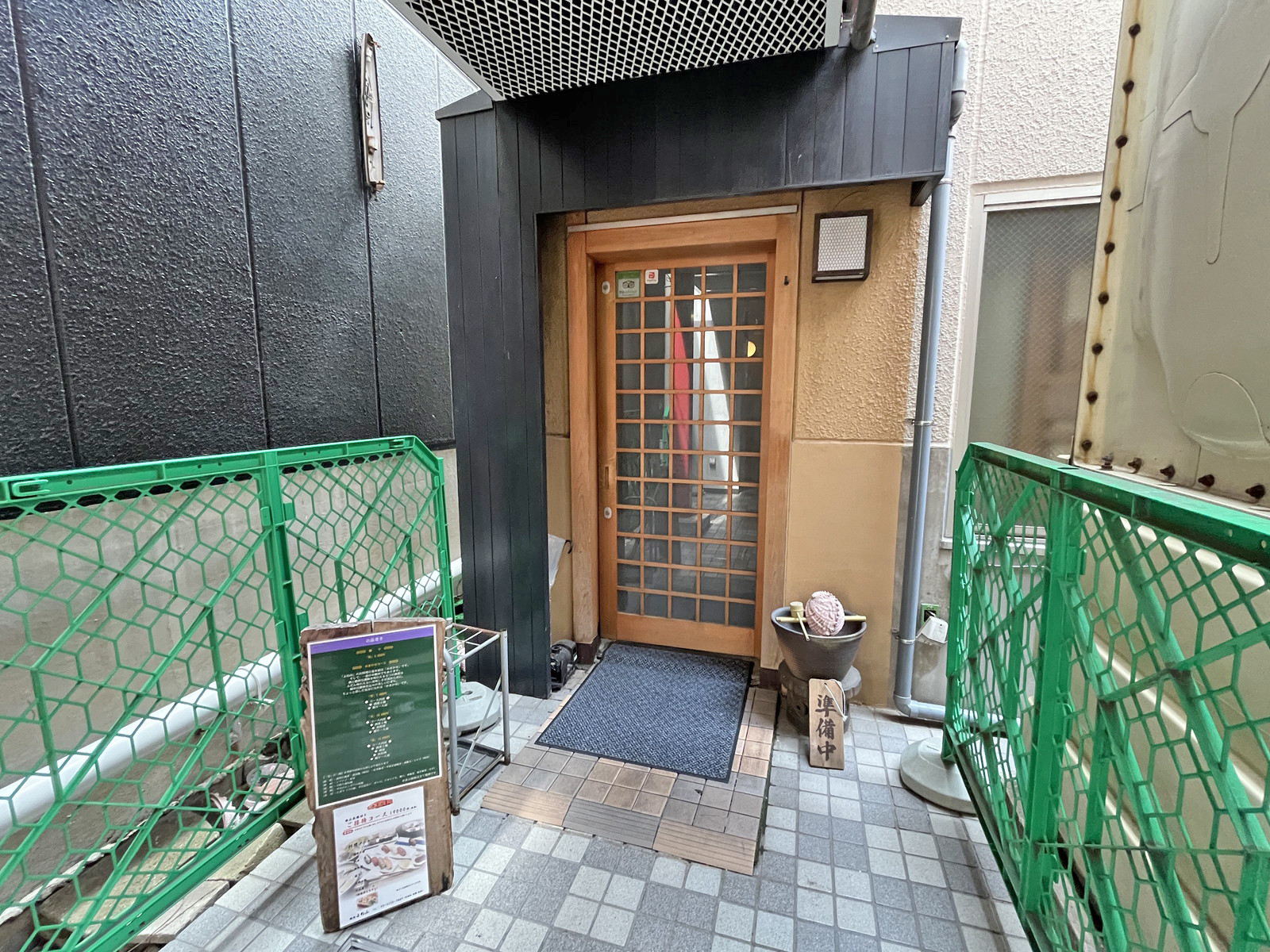 1階テナントの様子