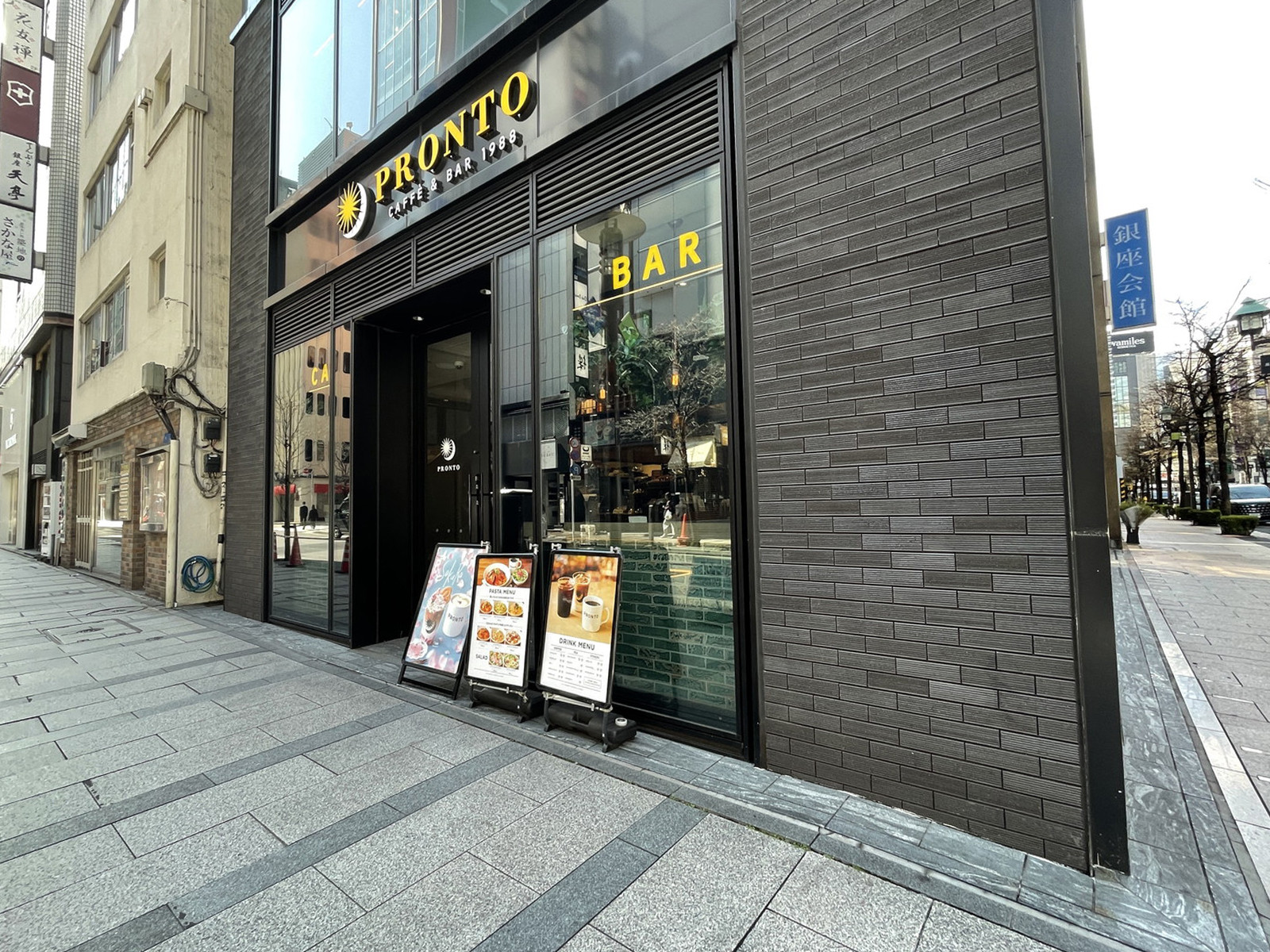 1階のプロント 銀座並木通り店