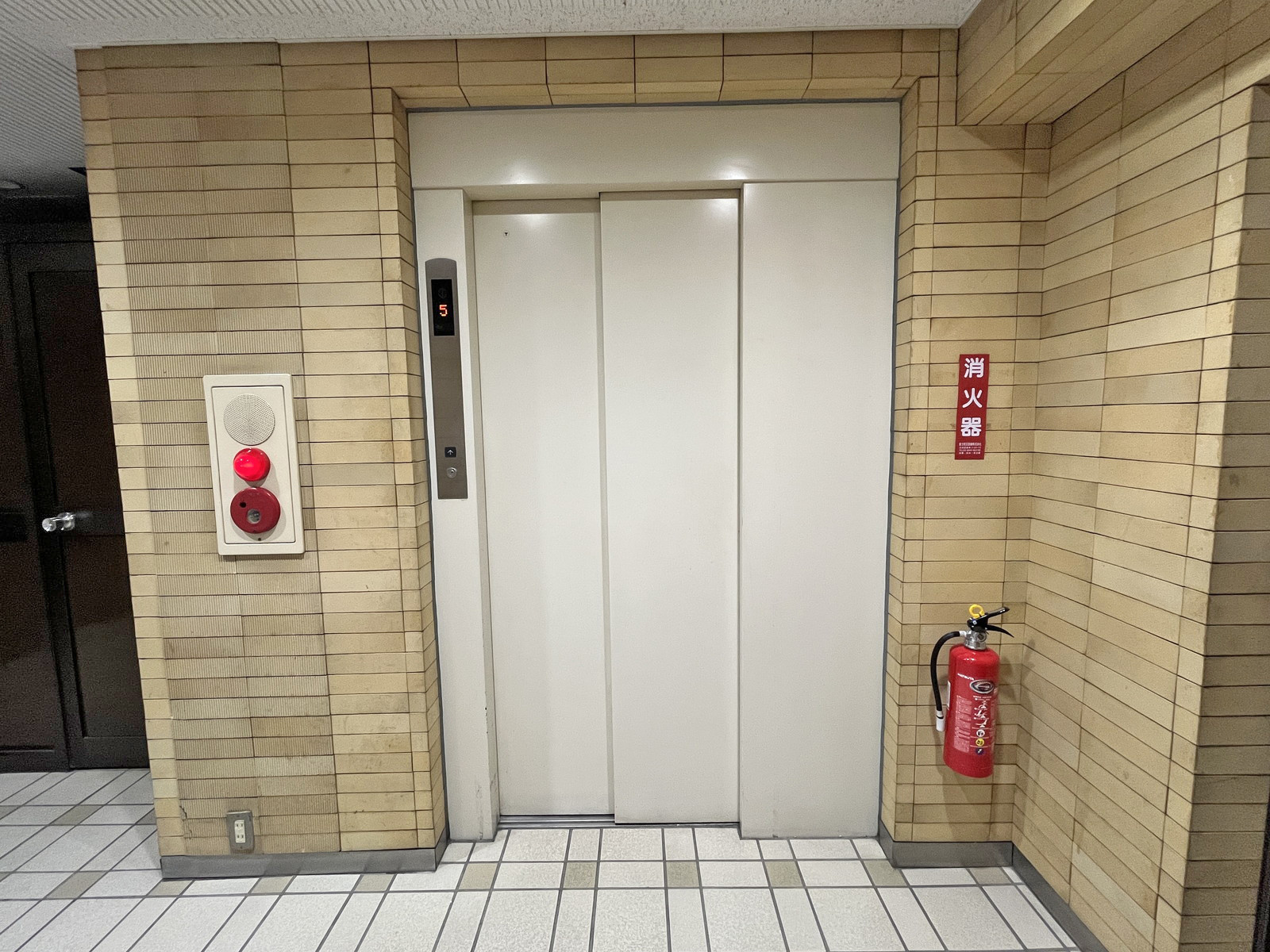 エレベーター(1基)