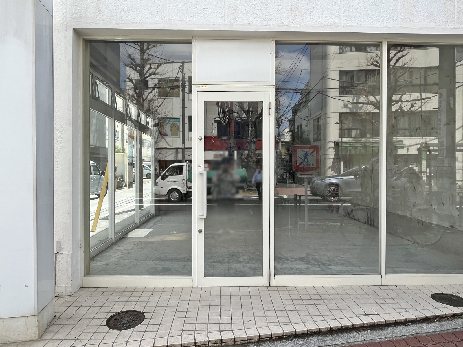 建物出入口
