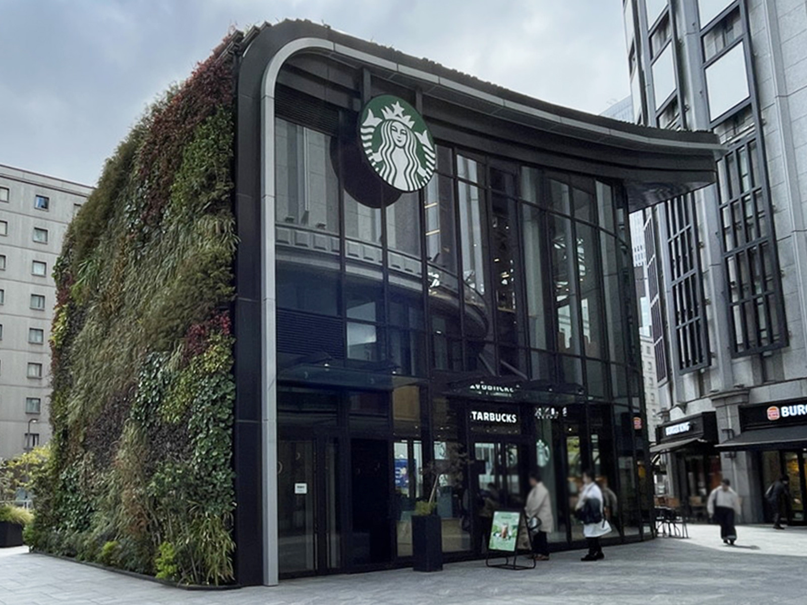 2階のスターバックス コーヒー LINKS UMEDA 2階店