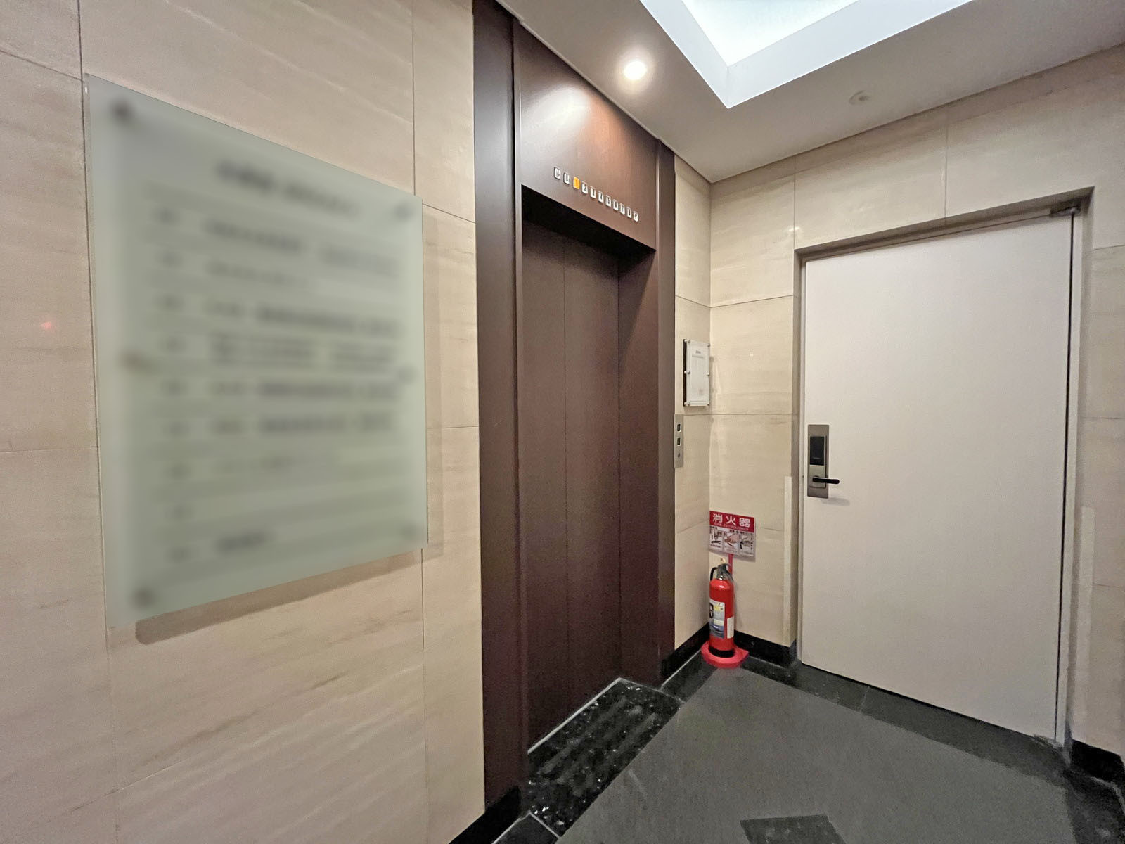 エレベーター(1基)