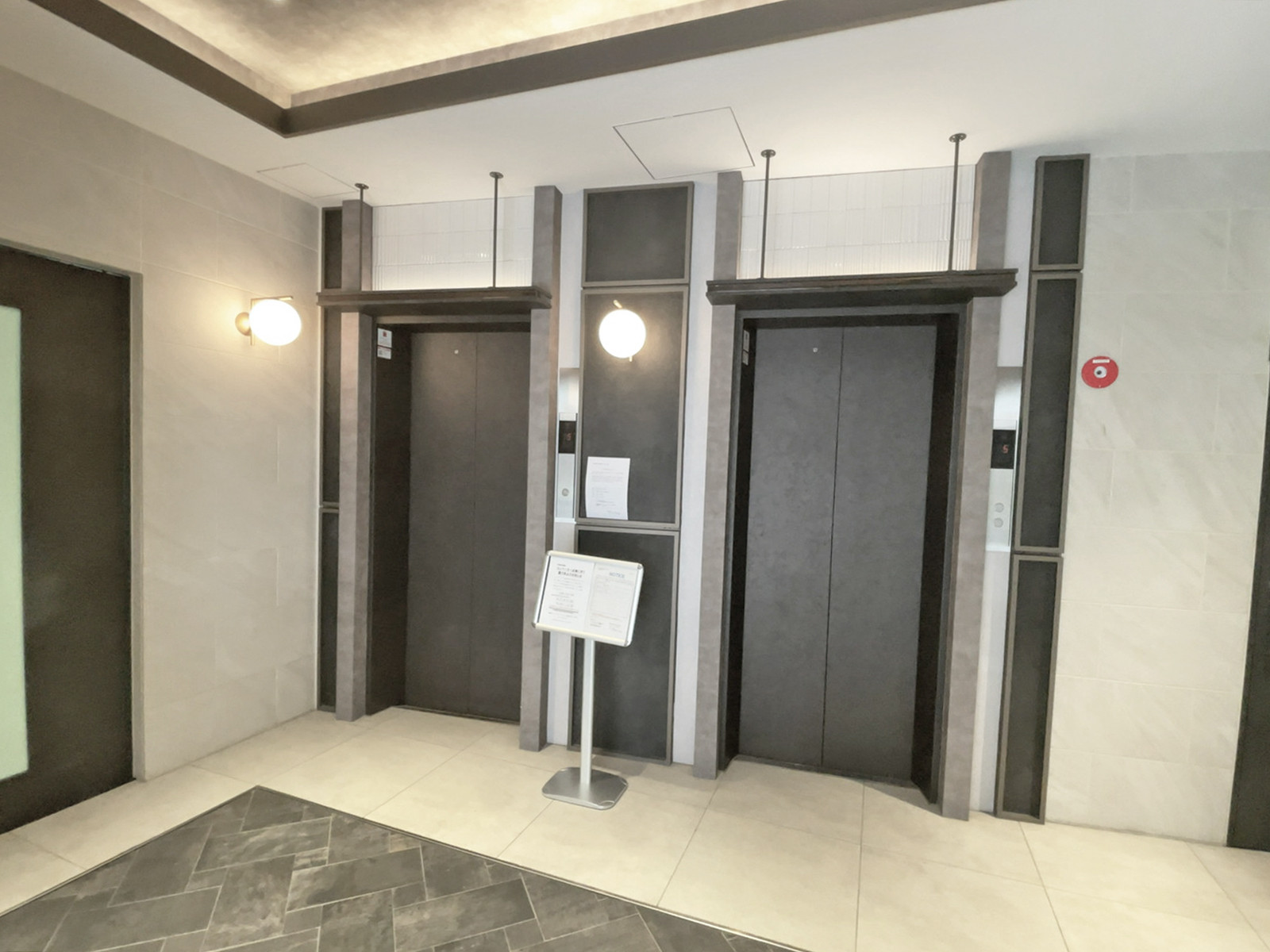 エレベーター(2基)