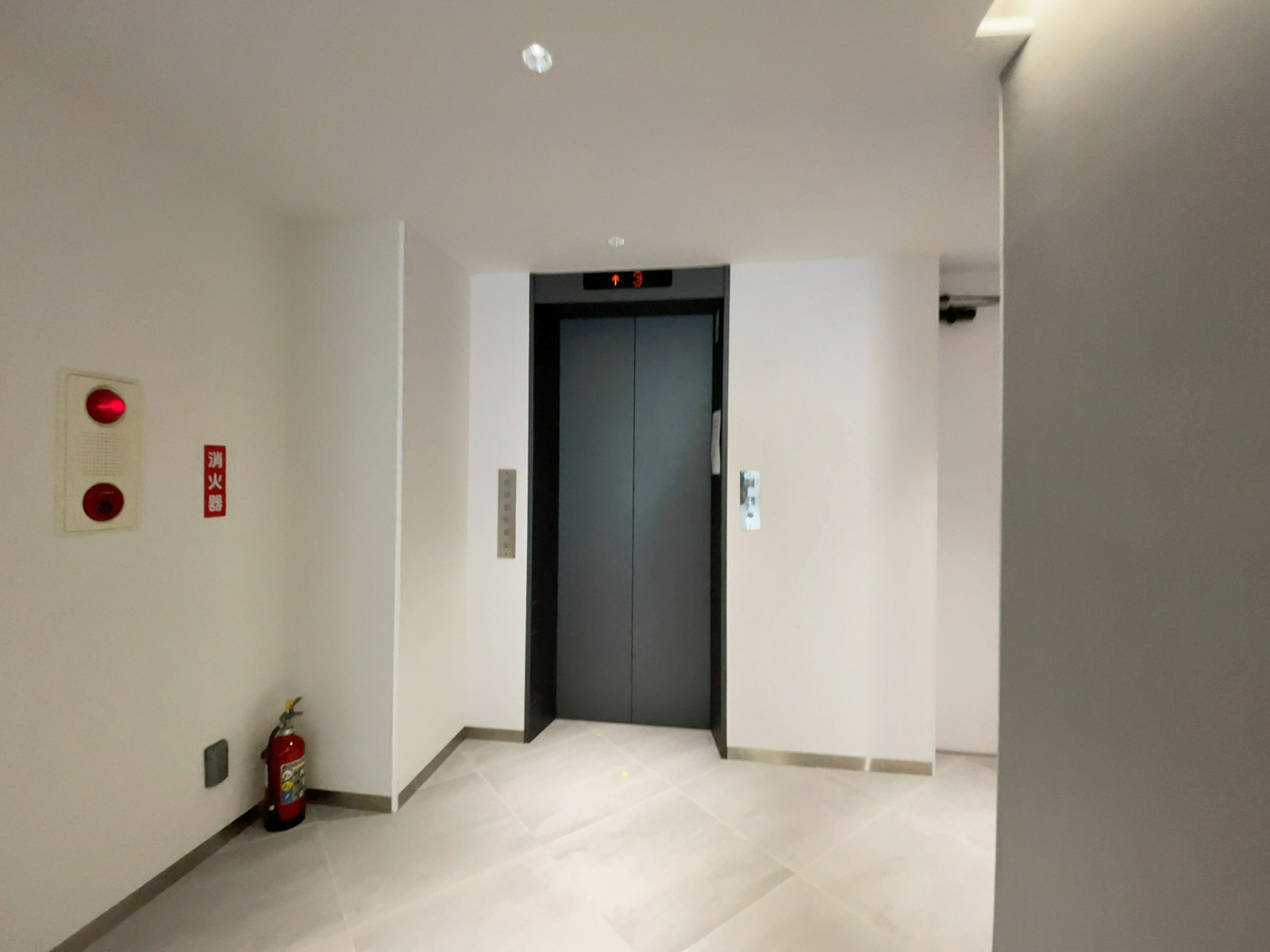 エレベーター(1基)