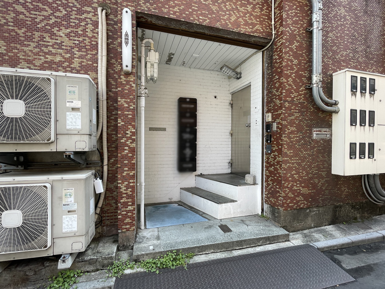 オフィスビル出入口
