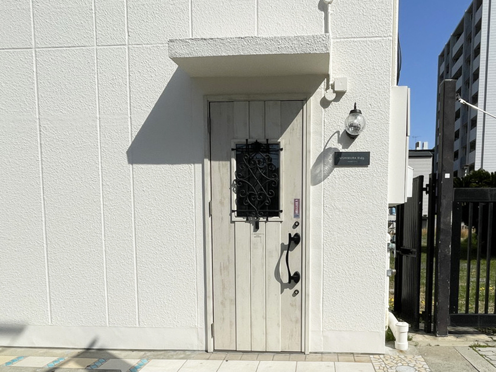 オフィスビル出入口