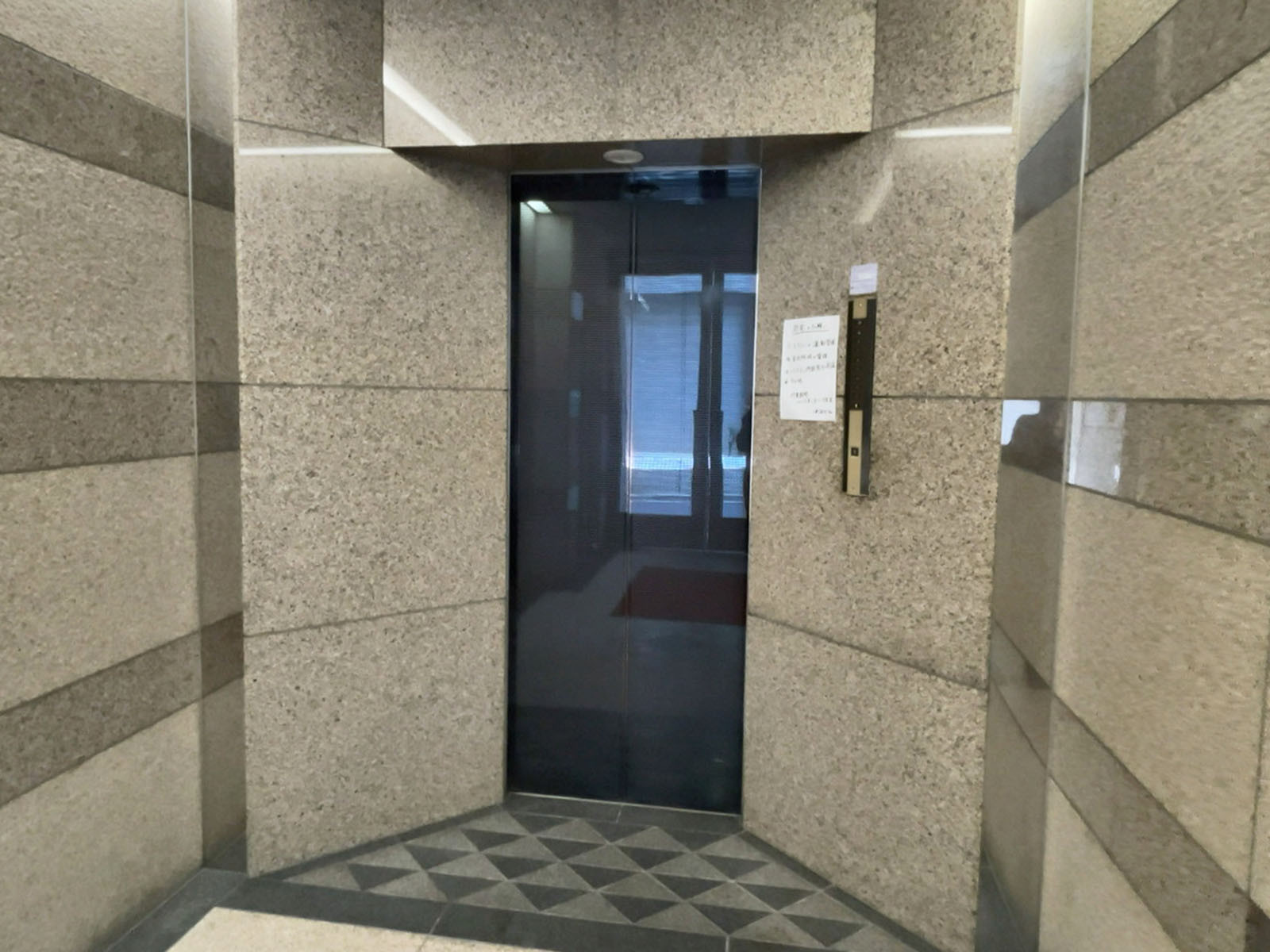 エレベーター(1基)