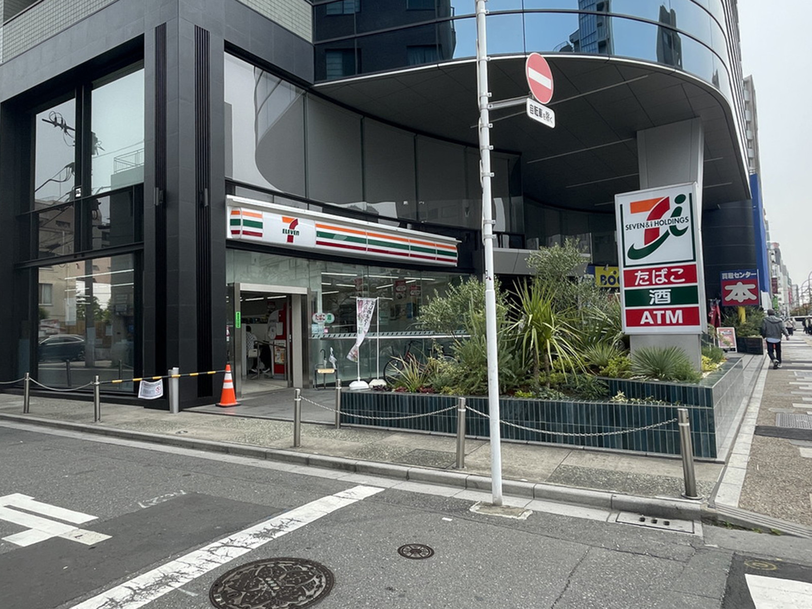 1階のセブン-イレブン 台東松が谷1丁目店
