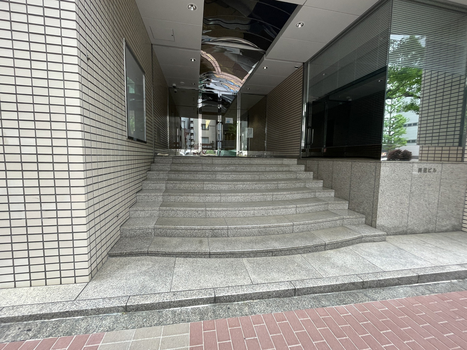 エントランスアプローチ