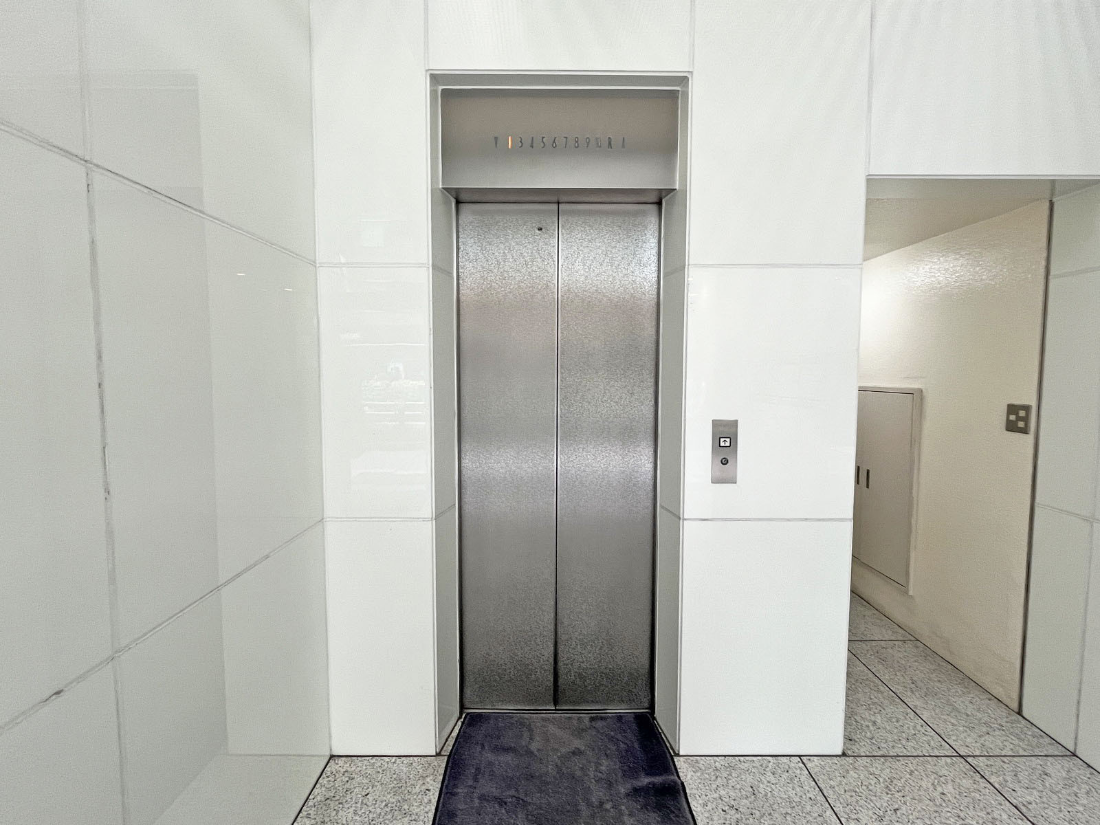 エレベーター(1基)