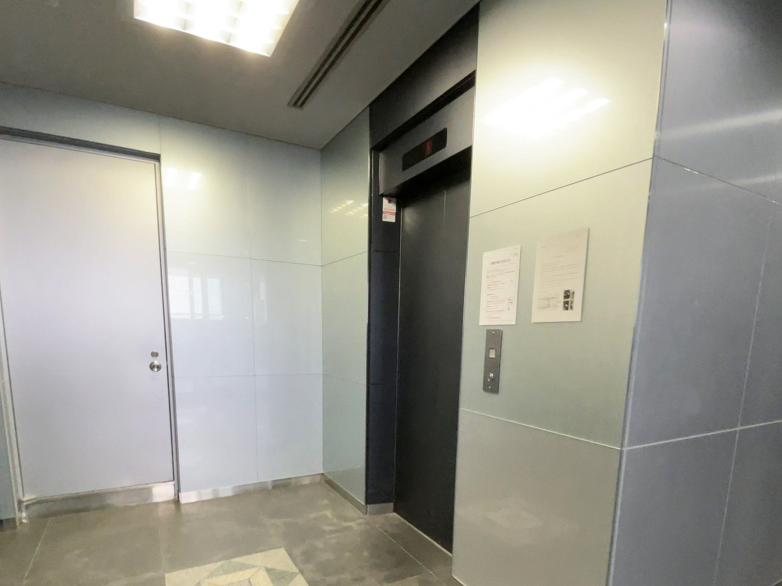 エレベーター(1基)