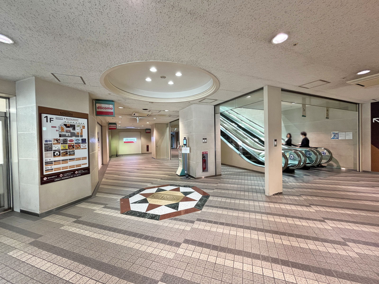 商業エリアエントランス