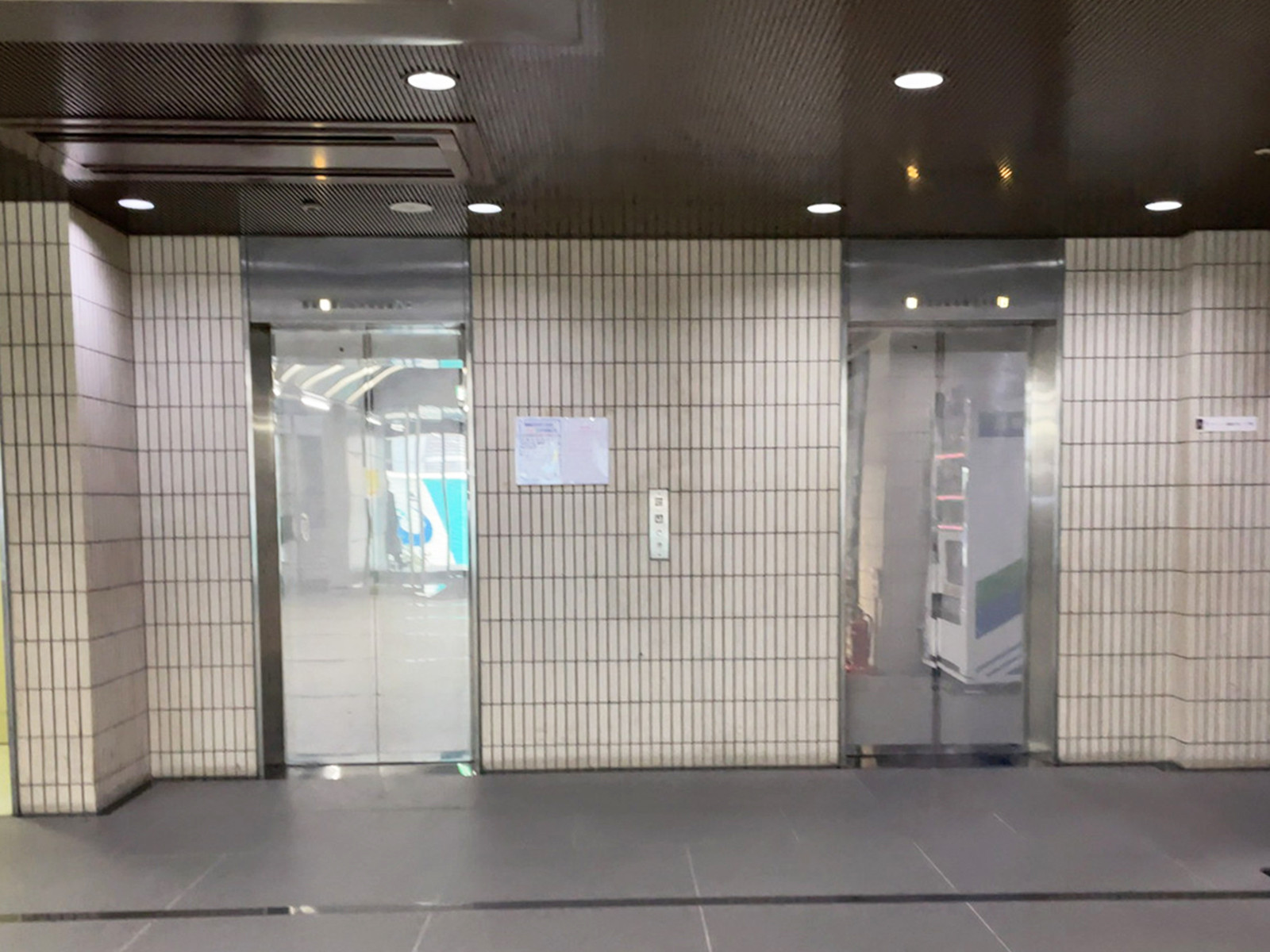 エレベーター(2基)