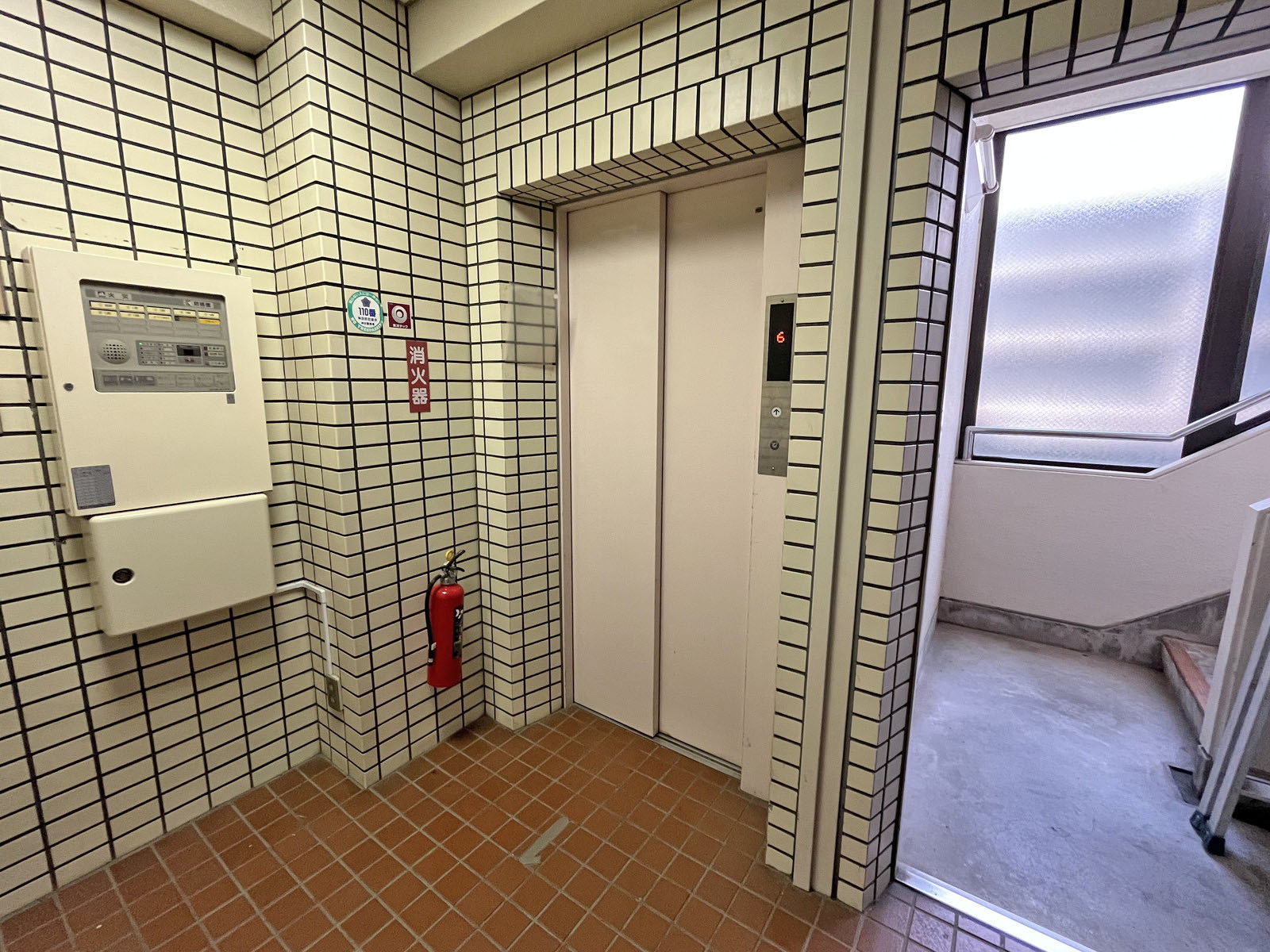 エレベーター(1基)