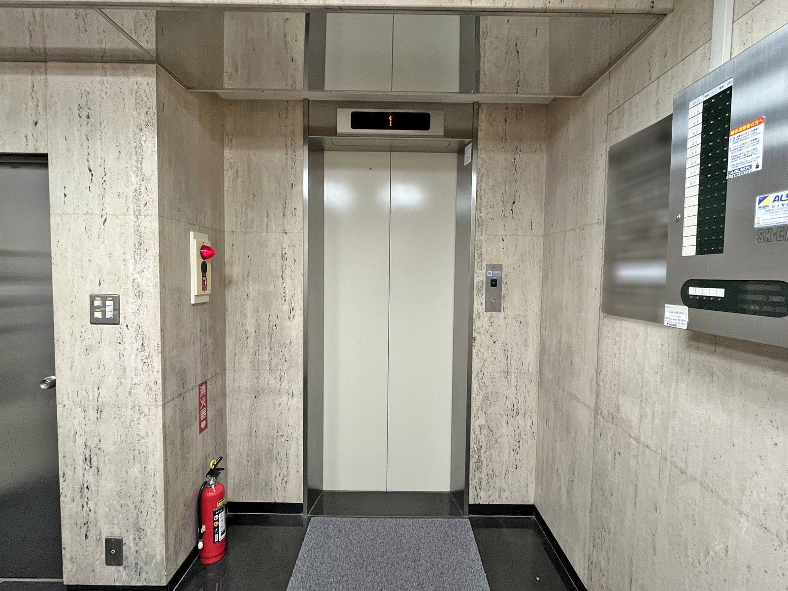 エレベーター(1基)