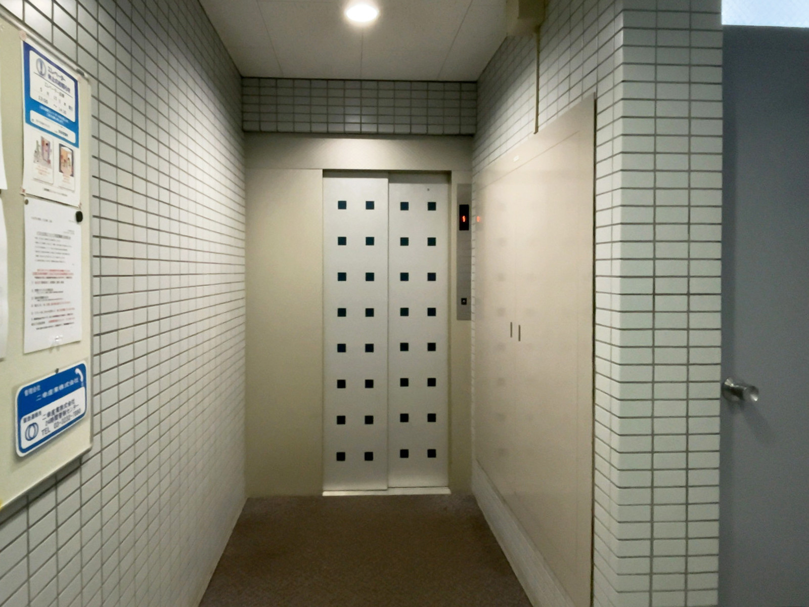エレベーター(1基)