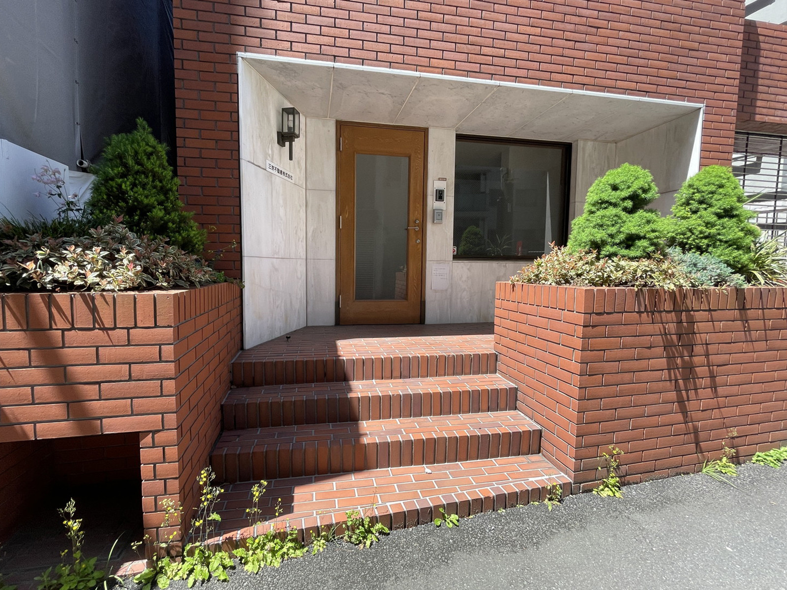 物件出入口