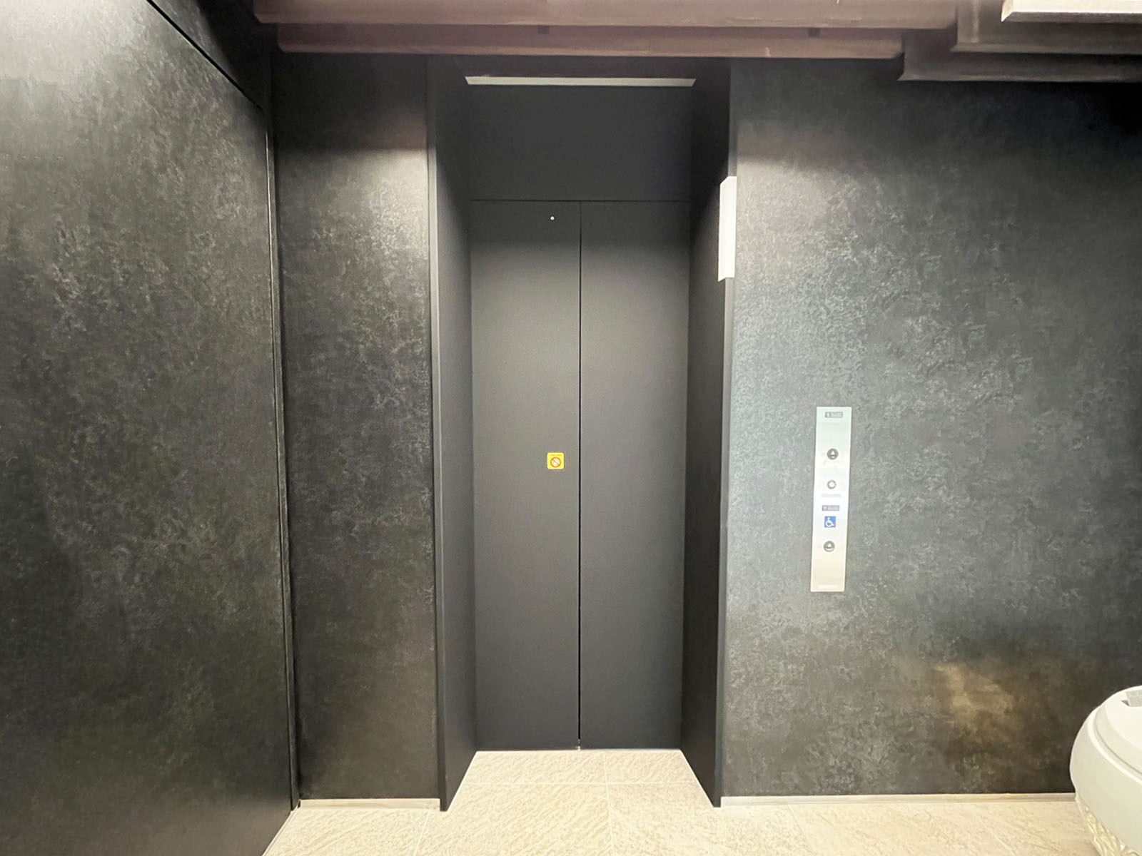 エレベーター(1基)