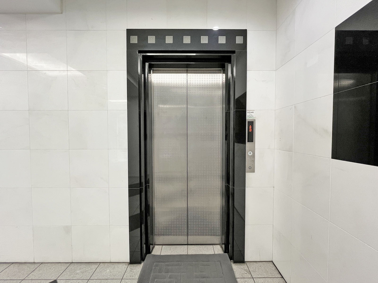 エレベーター(1基)