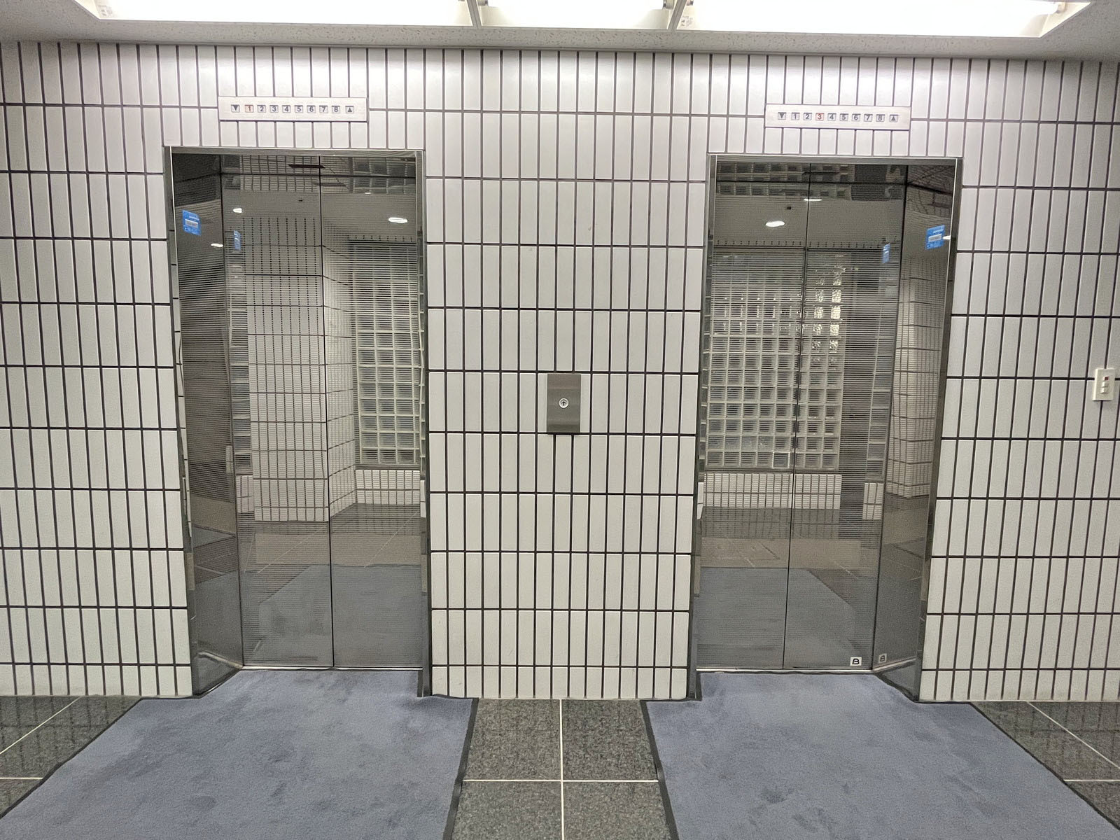 エレベーター(2基)