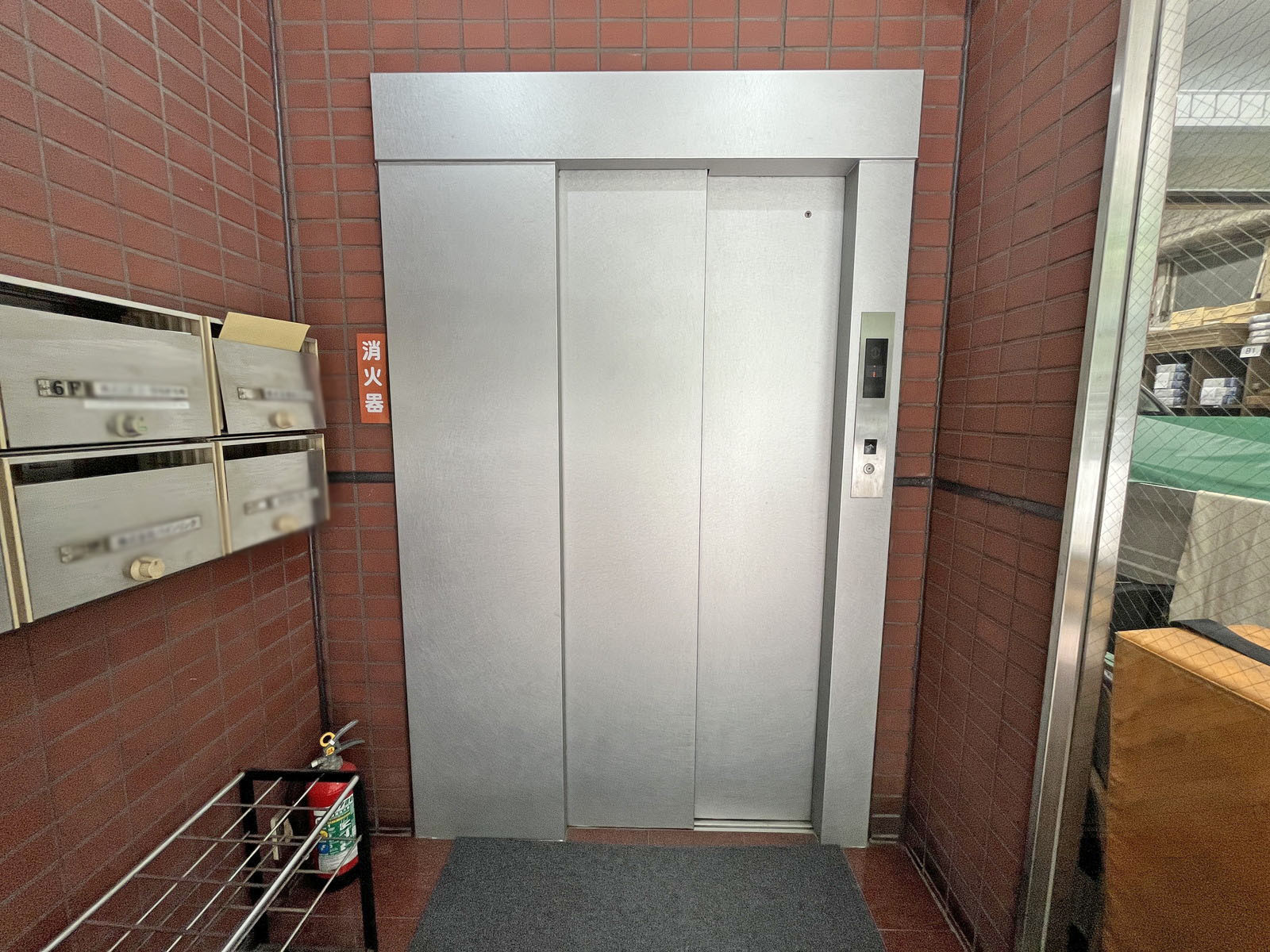エレベーター(1基)