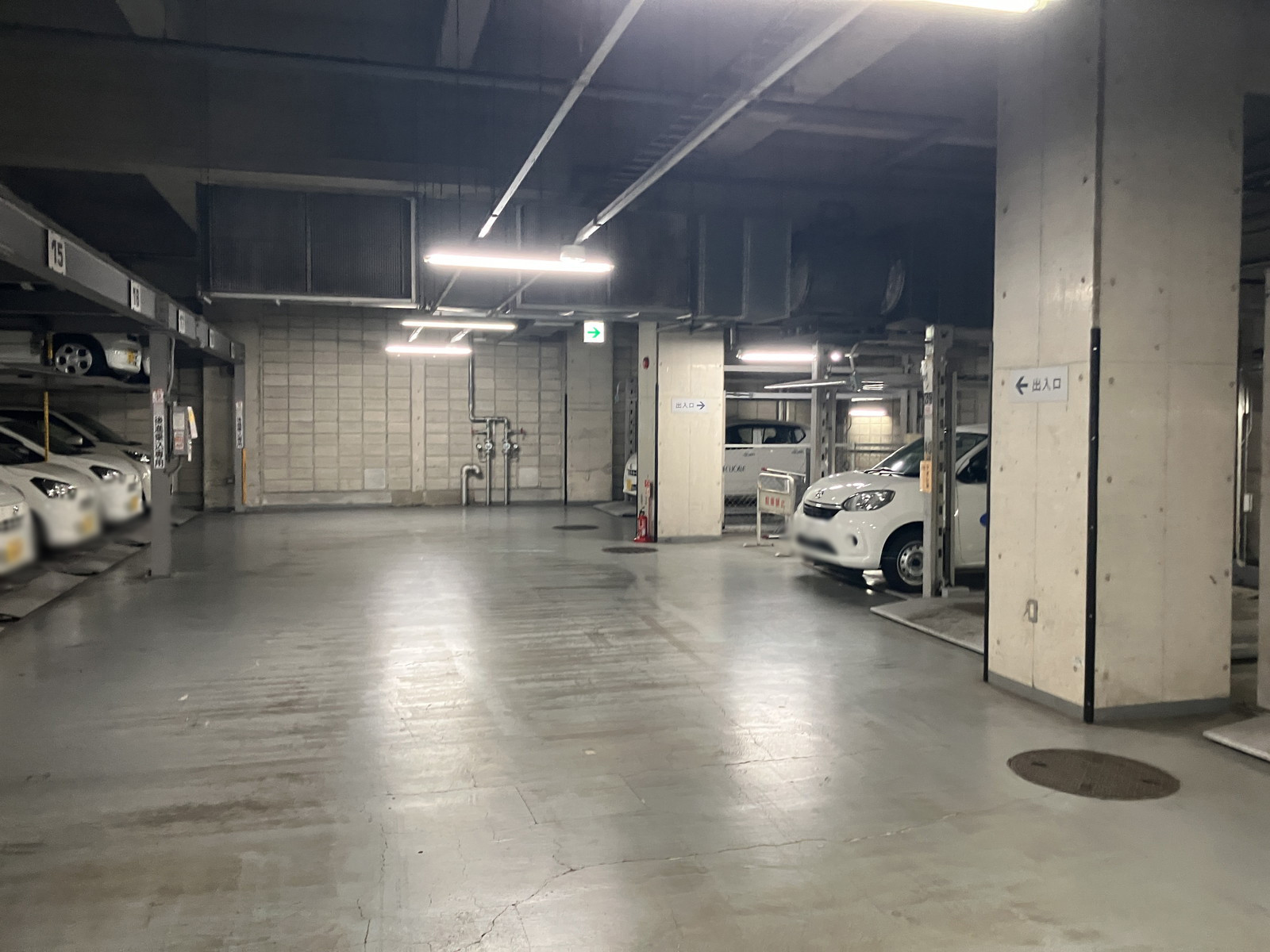 駐車場内の様子