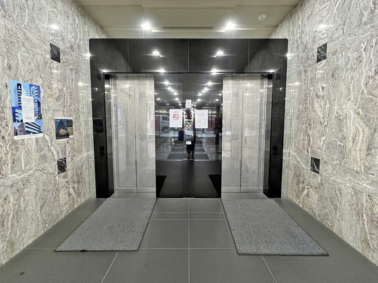 エレベーター(2基)