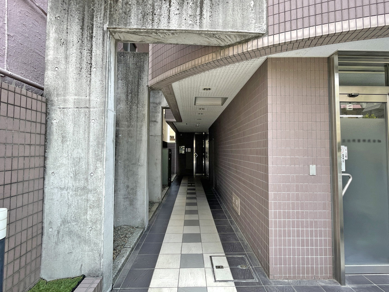 エントランスアプローチ
