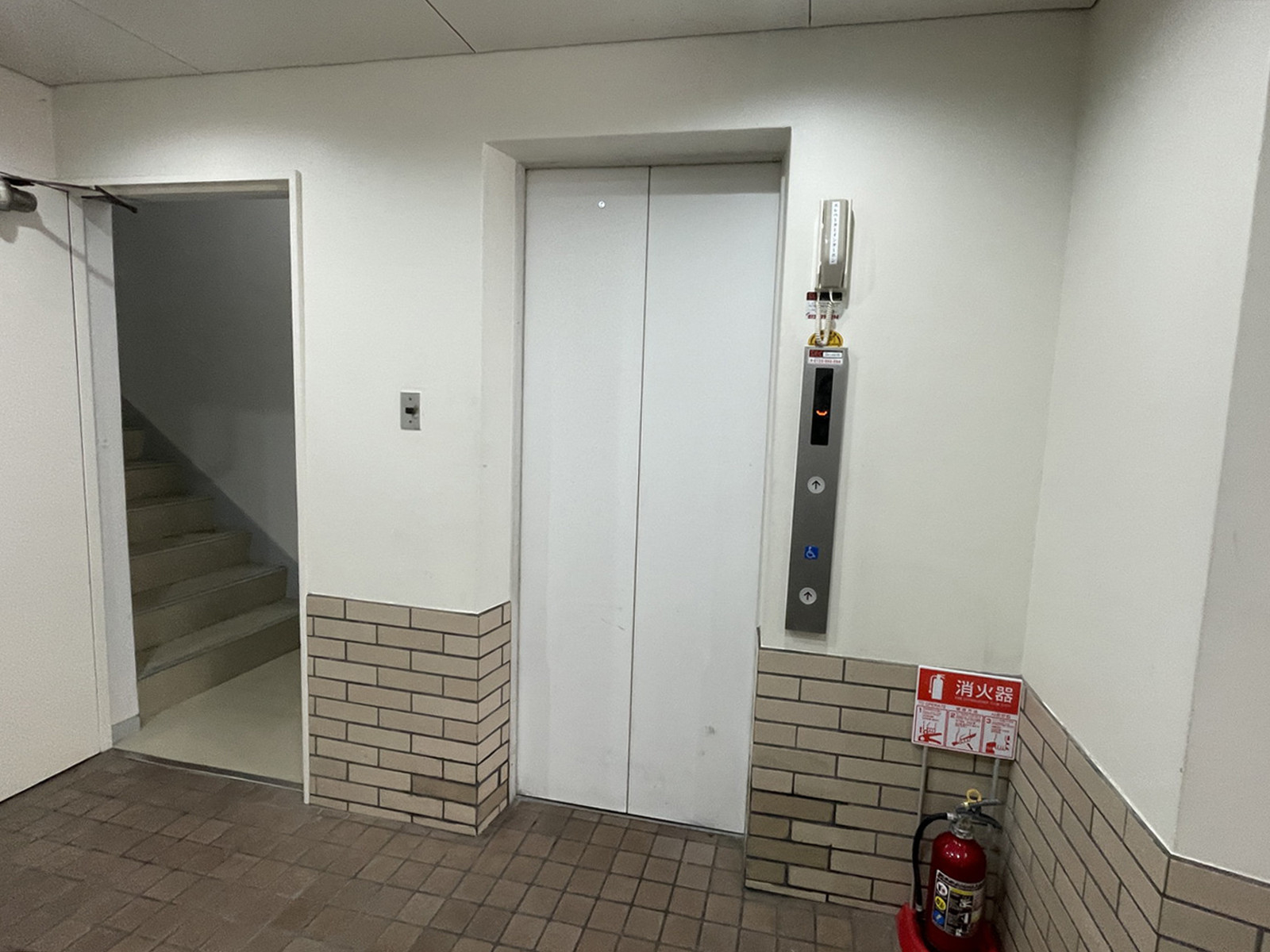 エレベーター(1基)