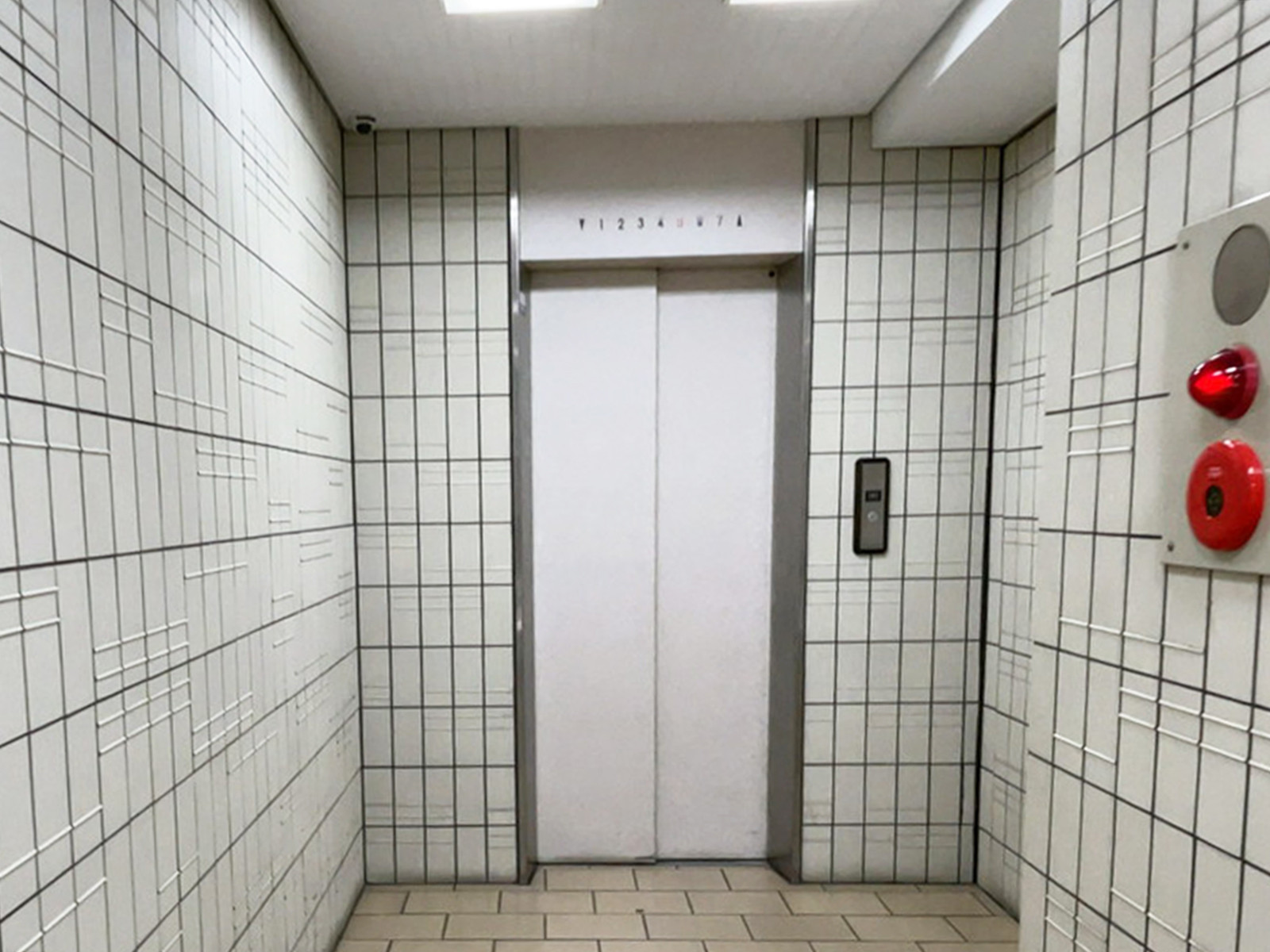 エレベーター(1基)