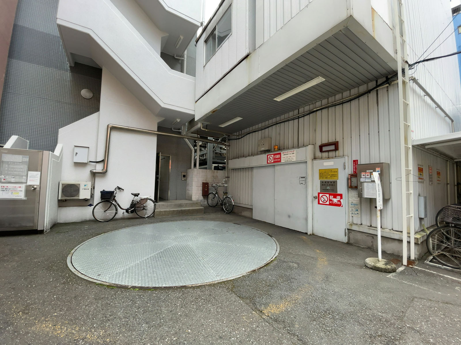 駐車場