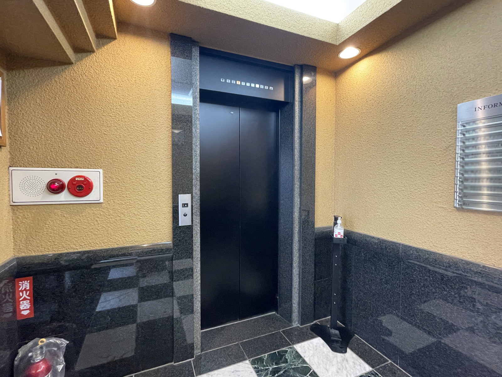 エレベーター(1基)