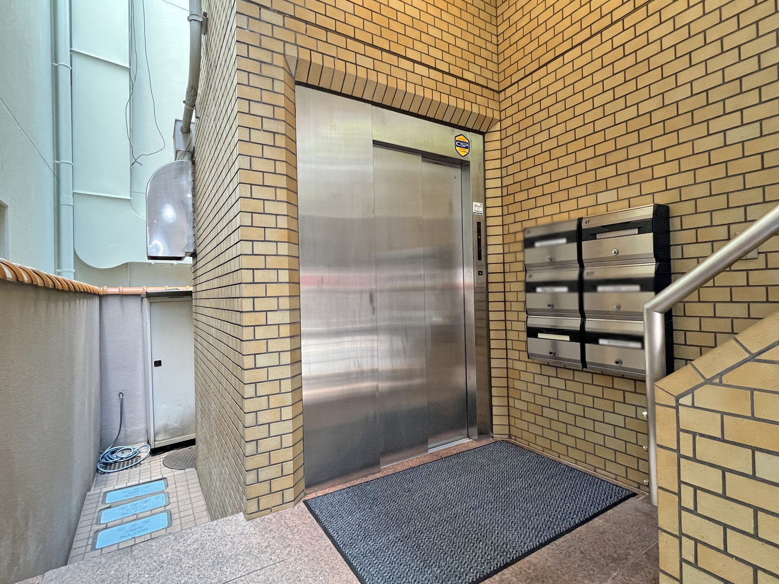 エレベーター(1基)