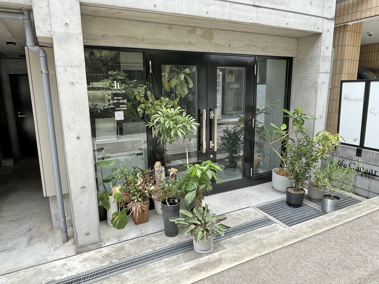 1階テナントの様子
