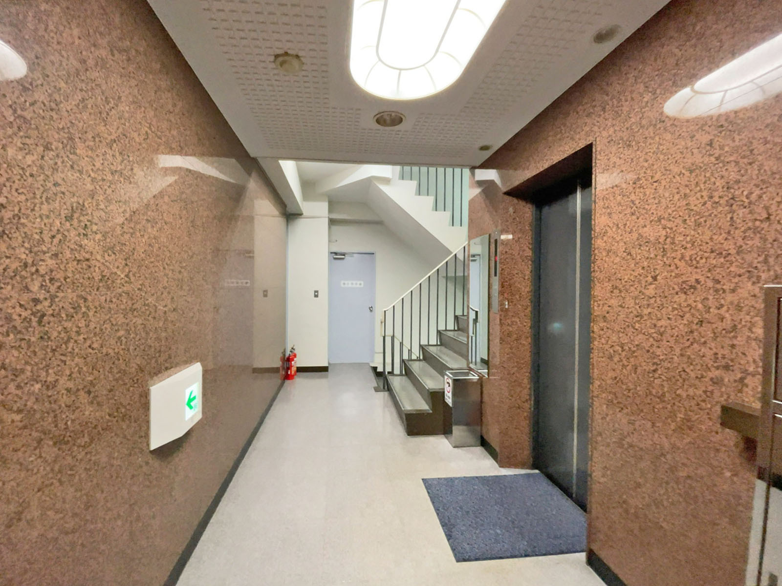 エレベーターホール