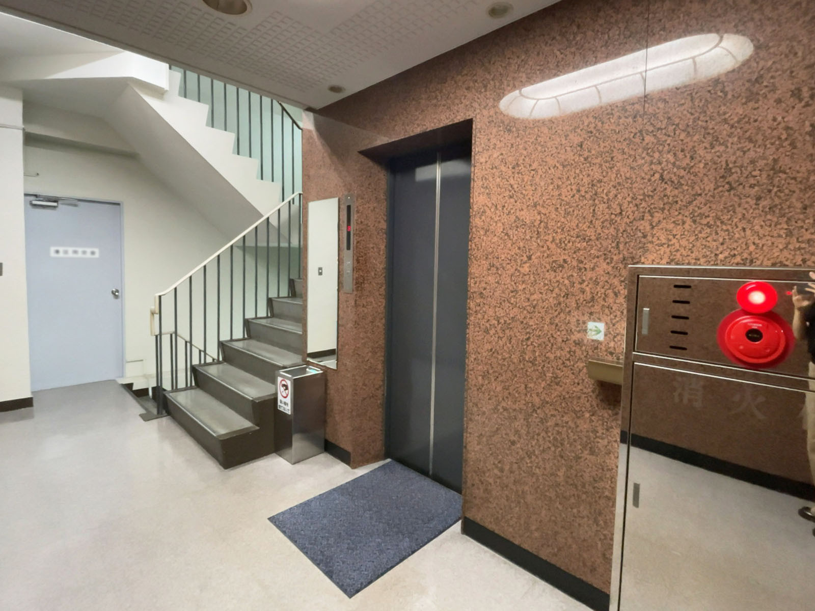 エレベーター(1基)