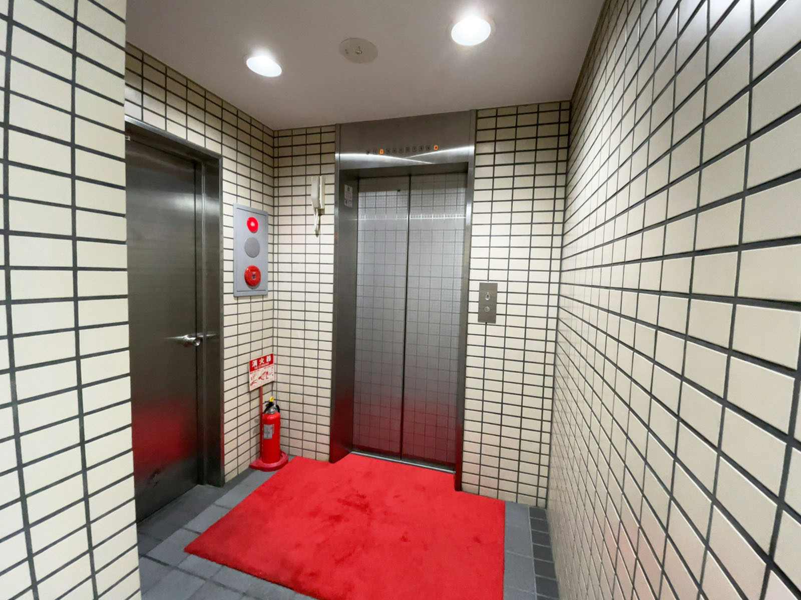 エレベーター(1基)