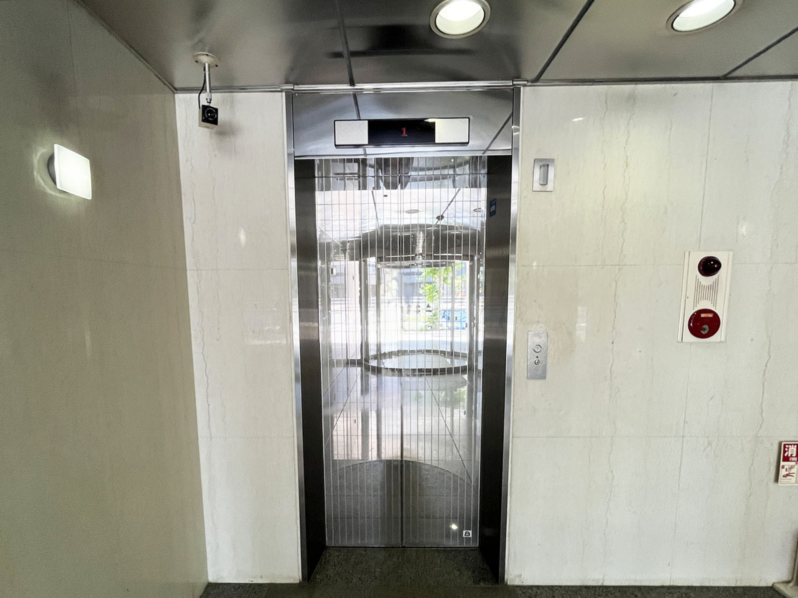 エレベーター(1基)