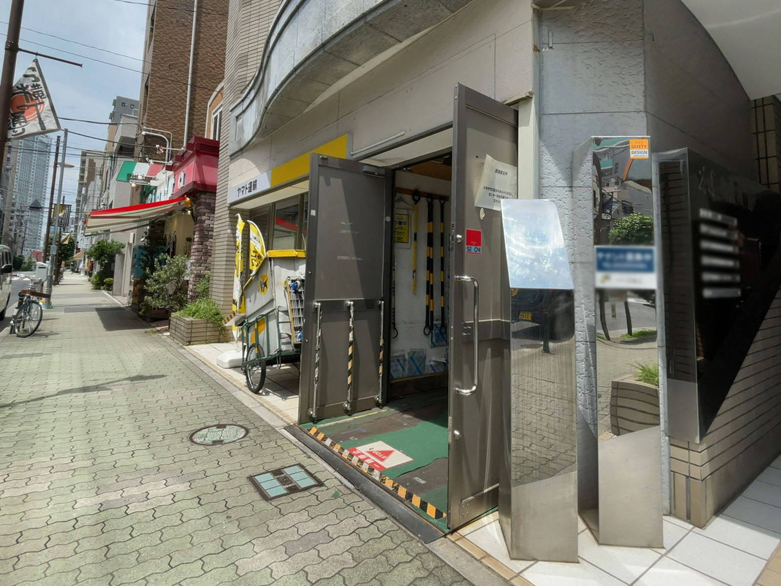 1階のヤマト運輸 文京本郷2丁目営業所