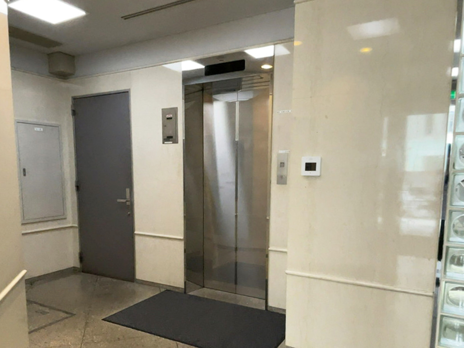 エレベーター(1基)