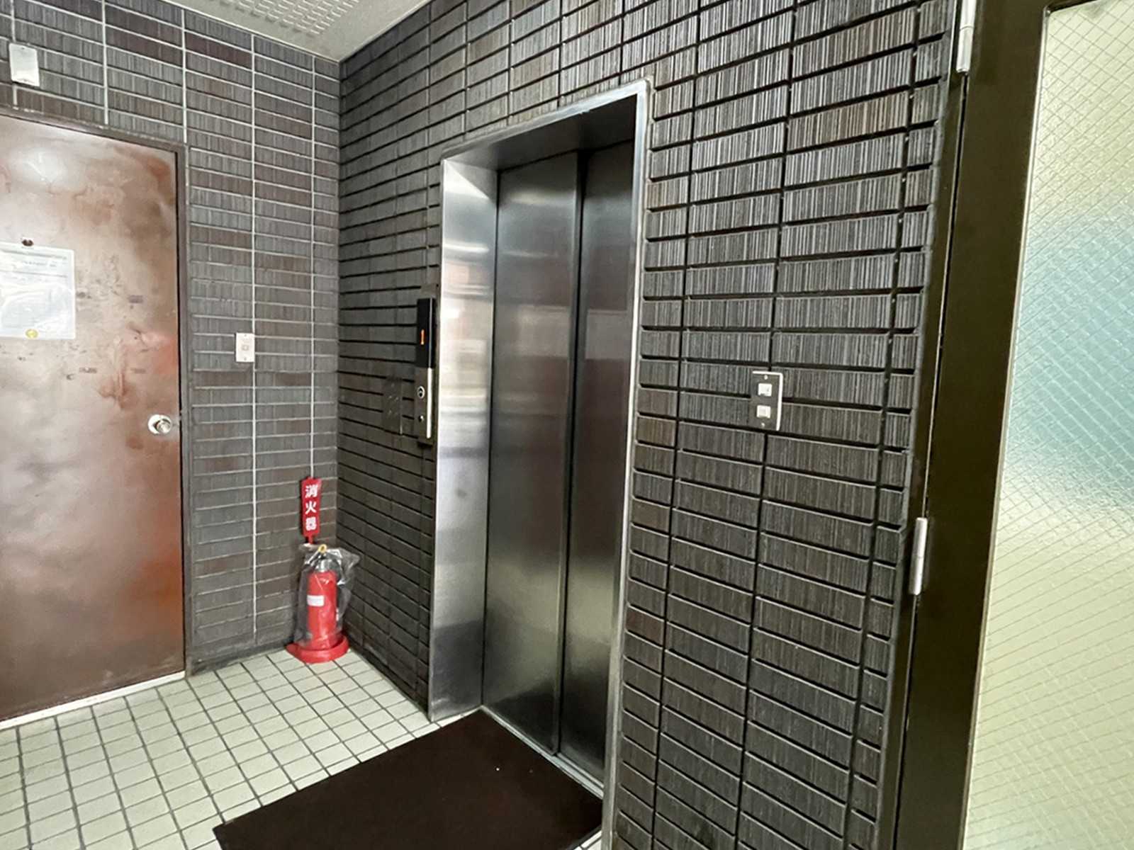 エレベーター(1基)