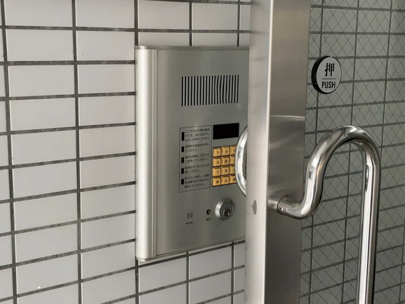 インターホン