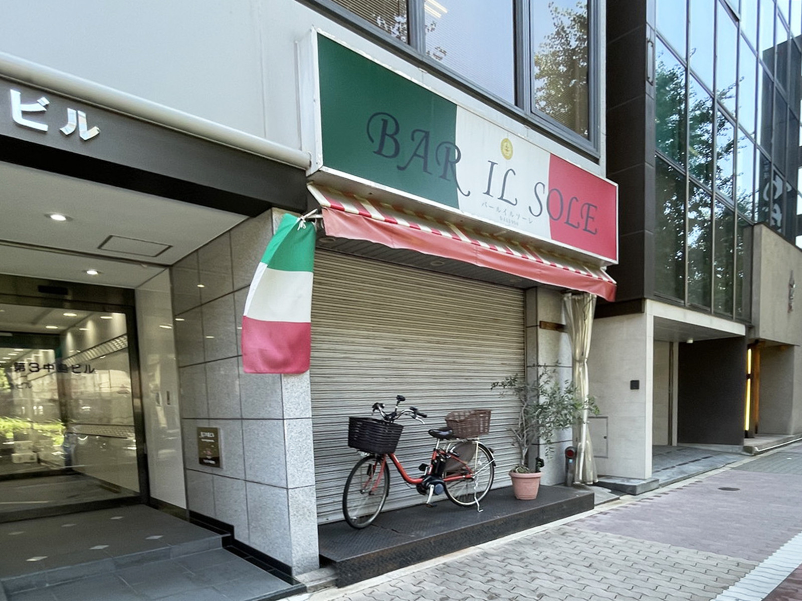1階の飲食店
