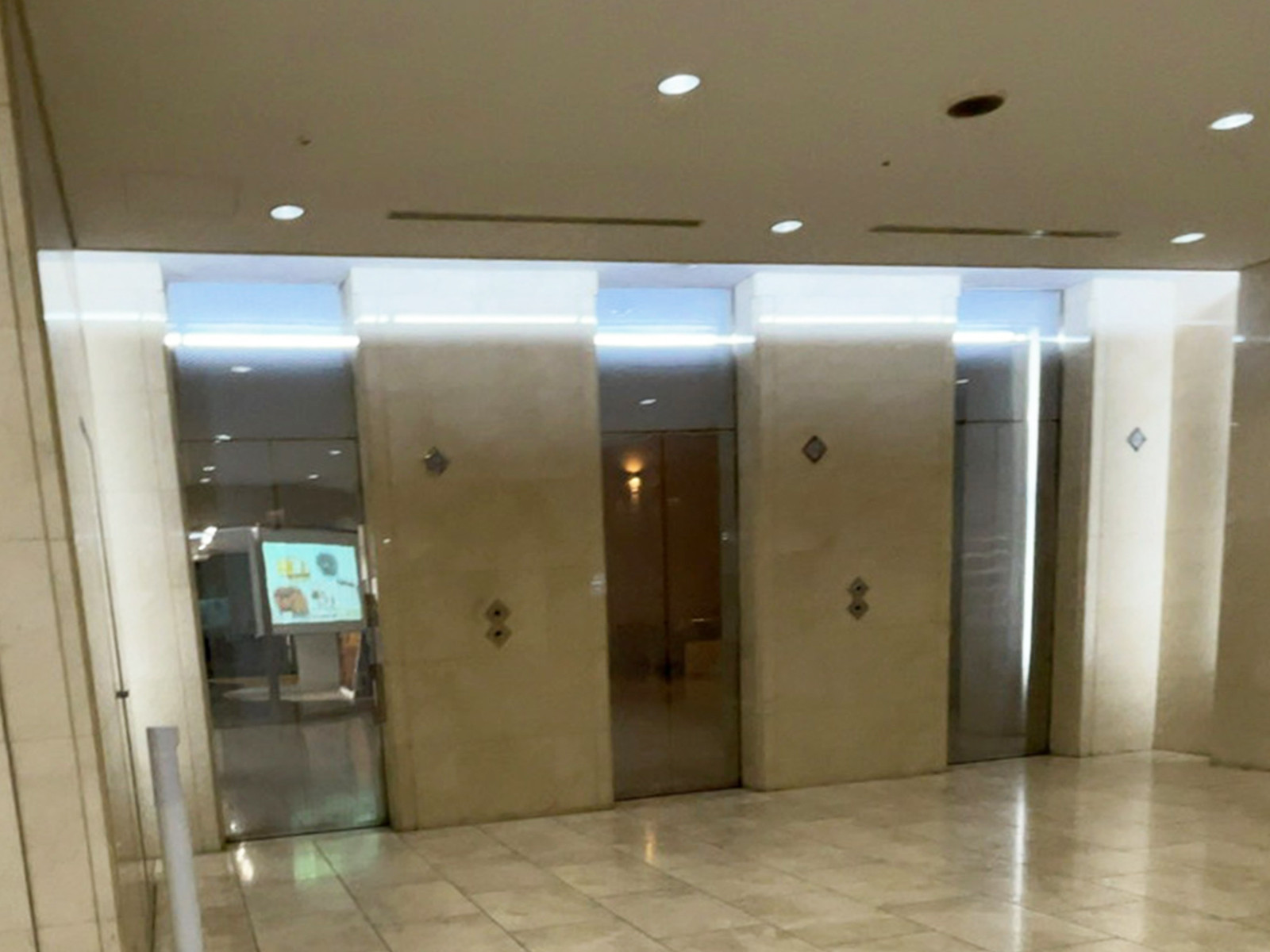 北館エレベーター