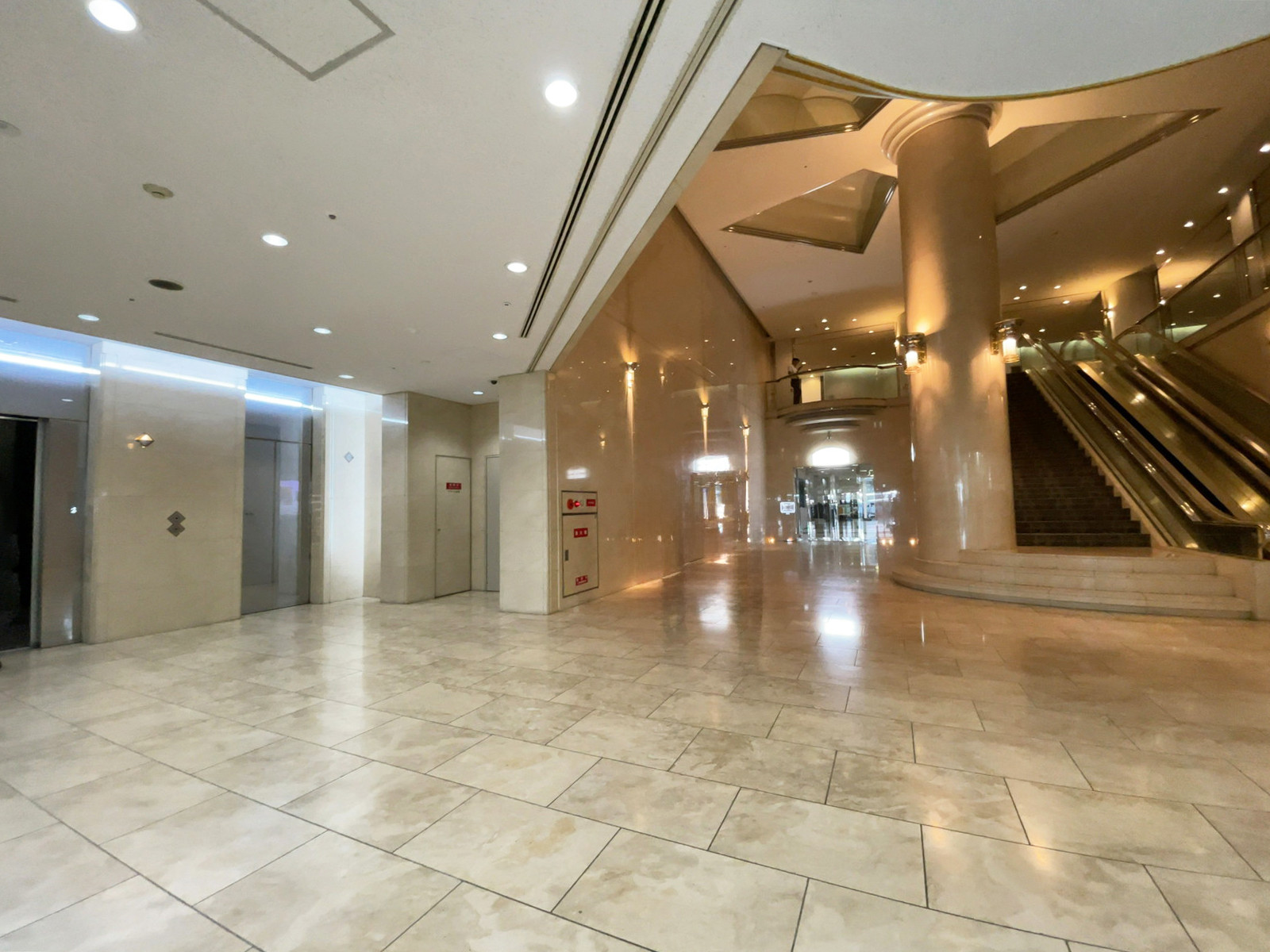 北館エントランスホール
