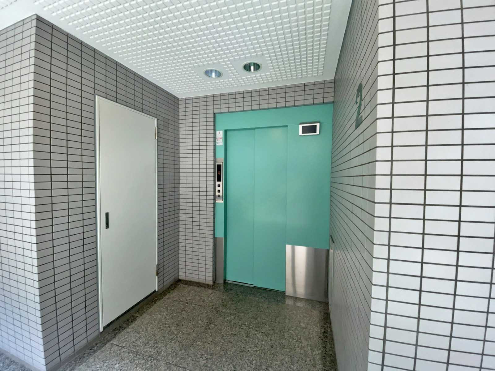 エレベーター(1基)
