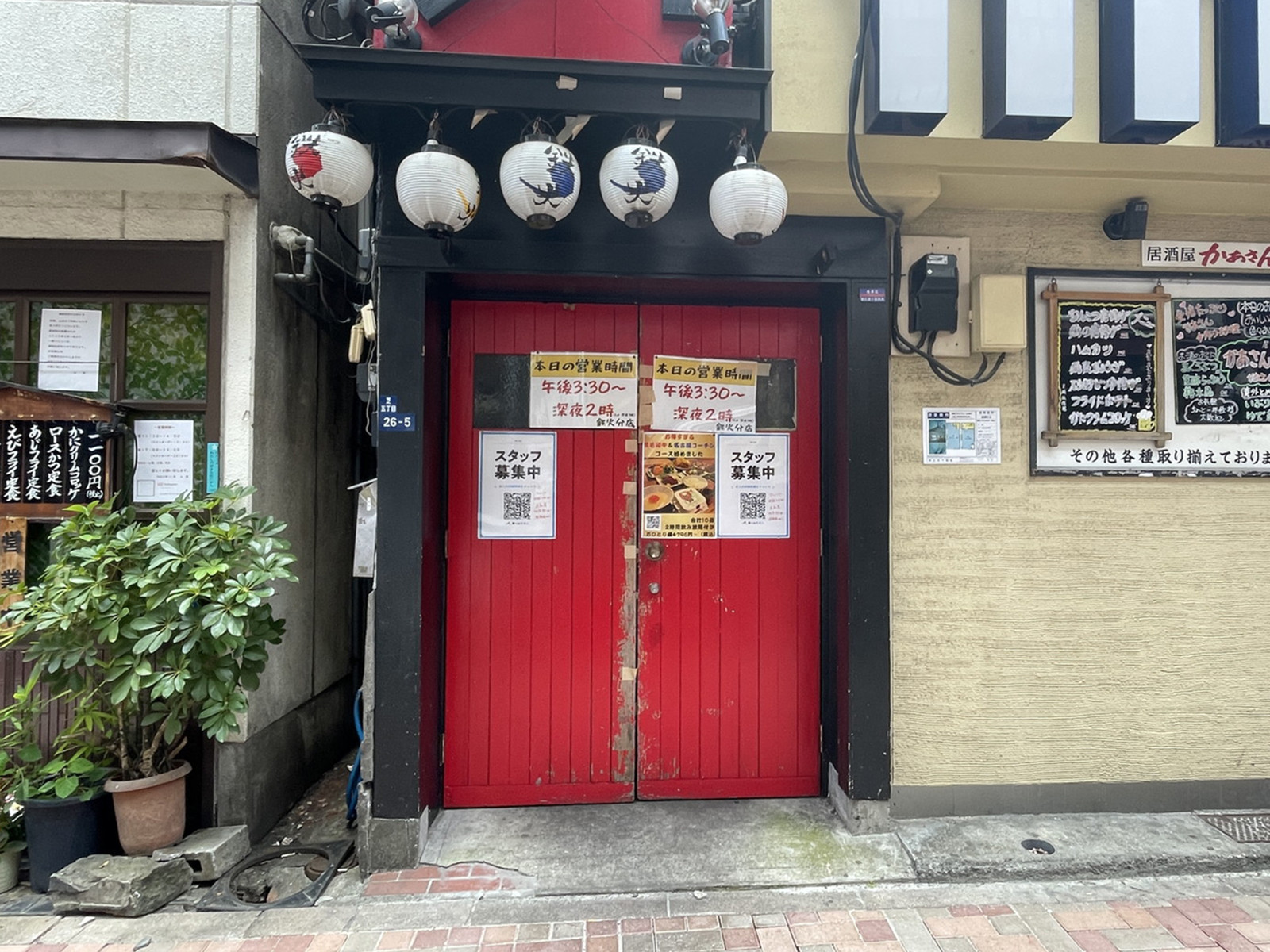 オフィスビル出入口
